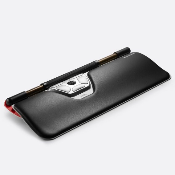Produktfoto der Rollermouse Red Plus von Contour von der Schraegansicht